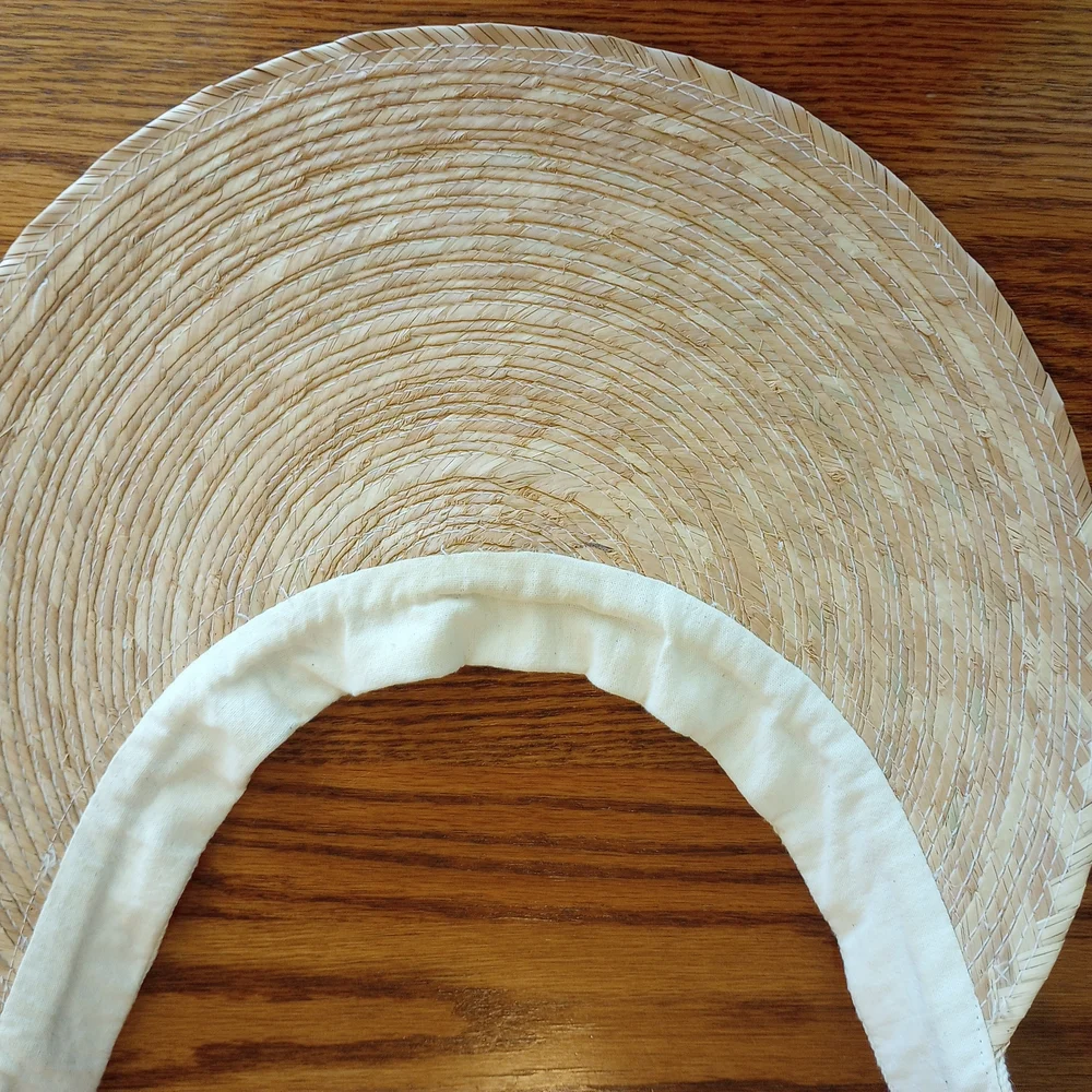 Elegant Tan and White Women's Straw Adjustable tie Visor Sun Hat OS - Picture 4 of 4
